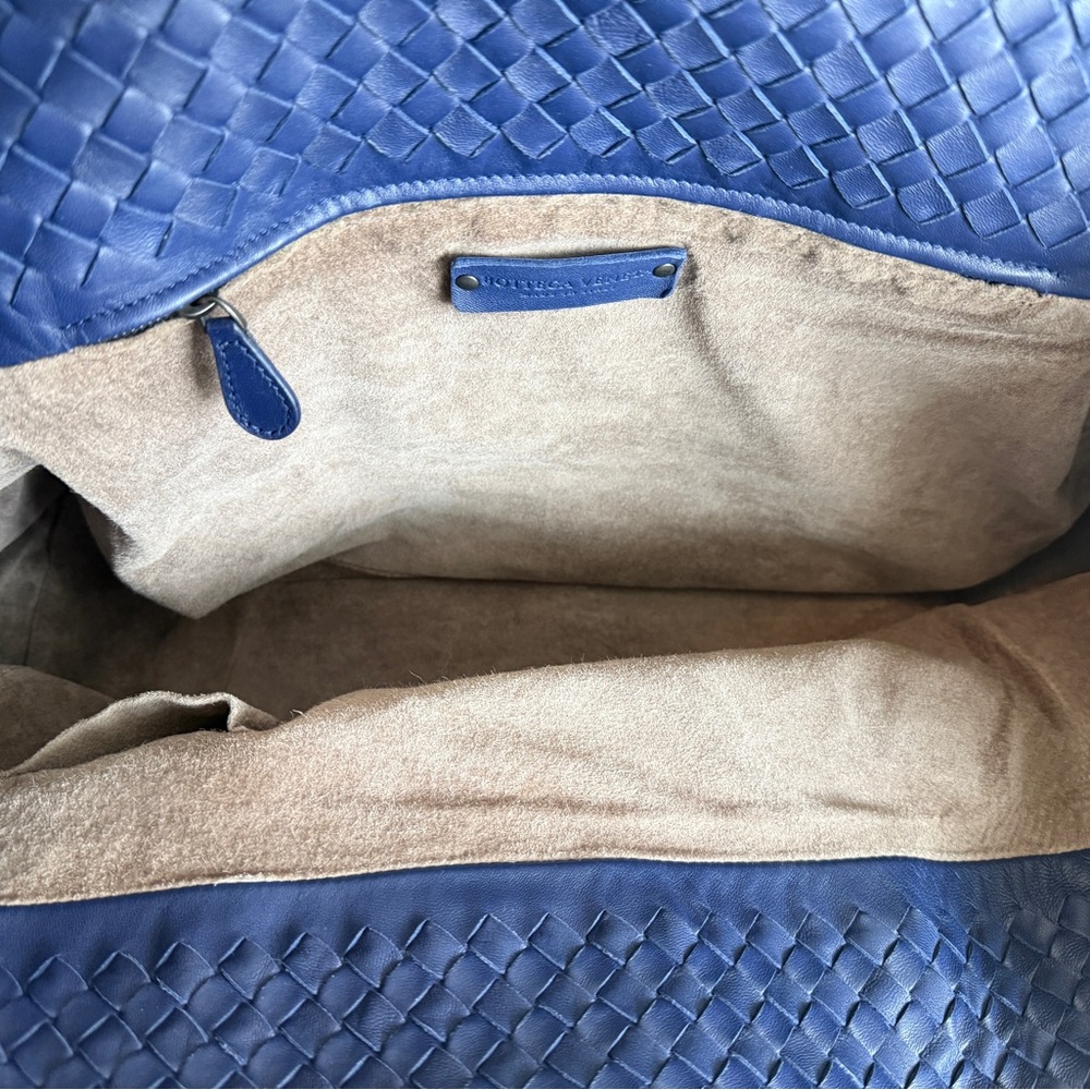 Bottega Veneta Large Navy Tote - Picture 3 of 3